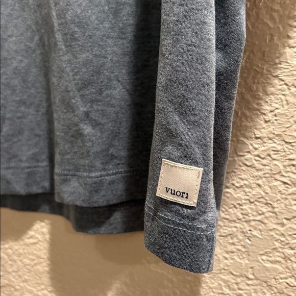 Vuori Crop Tee Like New! Blue - Picture 2 of 3